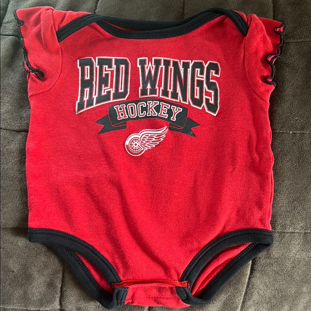 Red Wings Hockey Kids Bodysuit - Red and Black